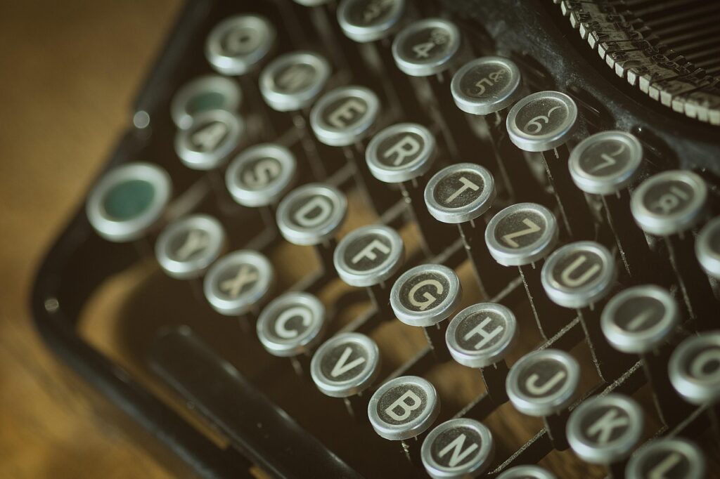 Close view of round keys on a vintage typewriter