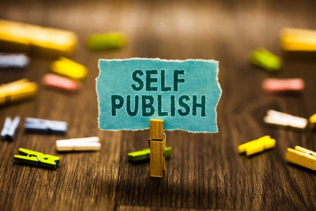 Key Differences Between Traditional Publishing and Self-Publishing